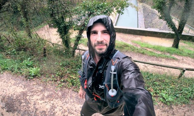 On Cause Un Peu Sous La Pluie